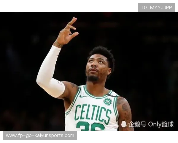 凯尔特人斯玛特反击上篮，迅速带动进攻节奏
